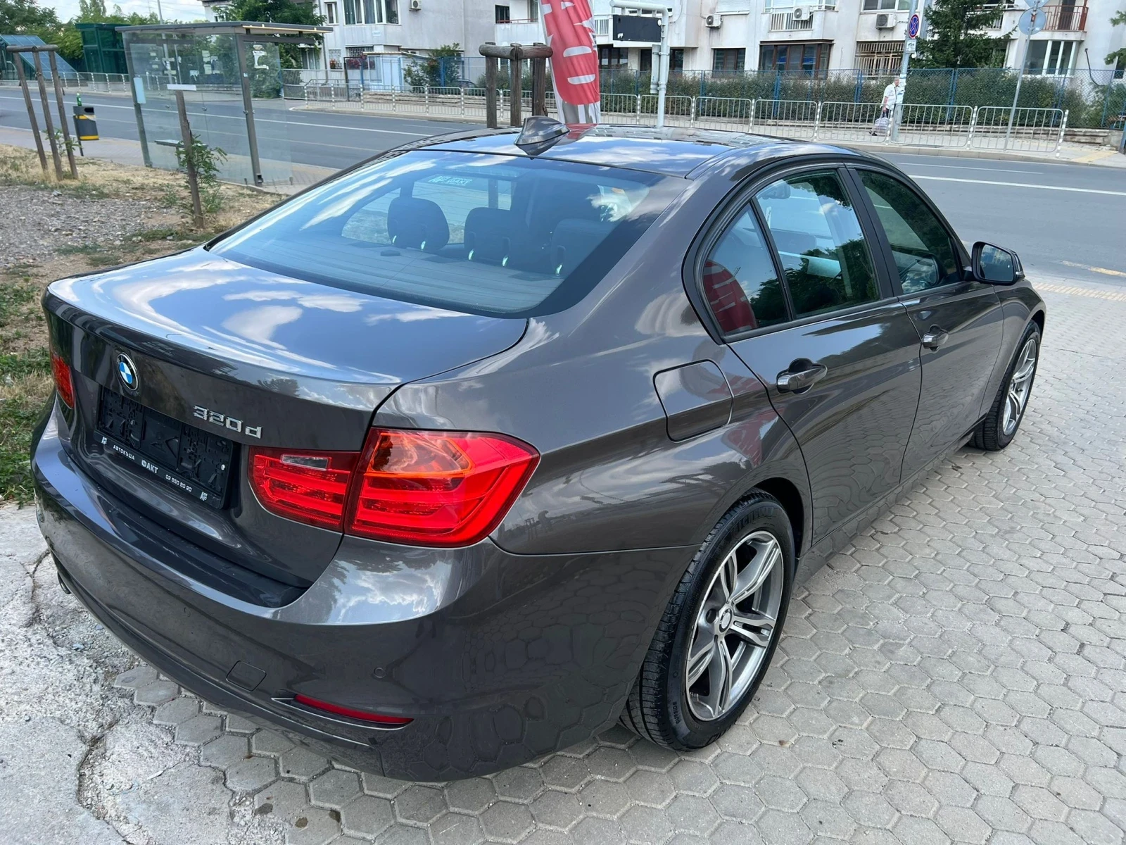 BMW 320 2.0D/AVTOMAT/NAVI - изображение 4