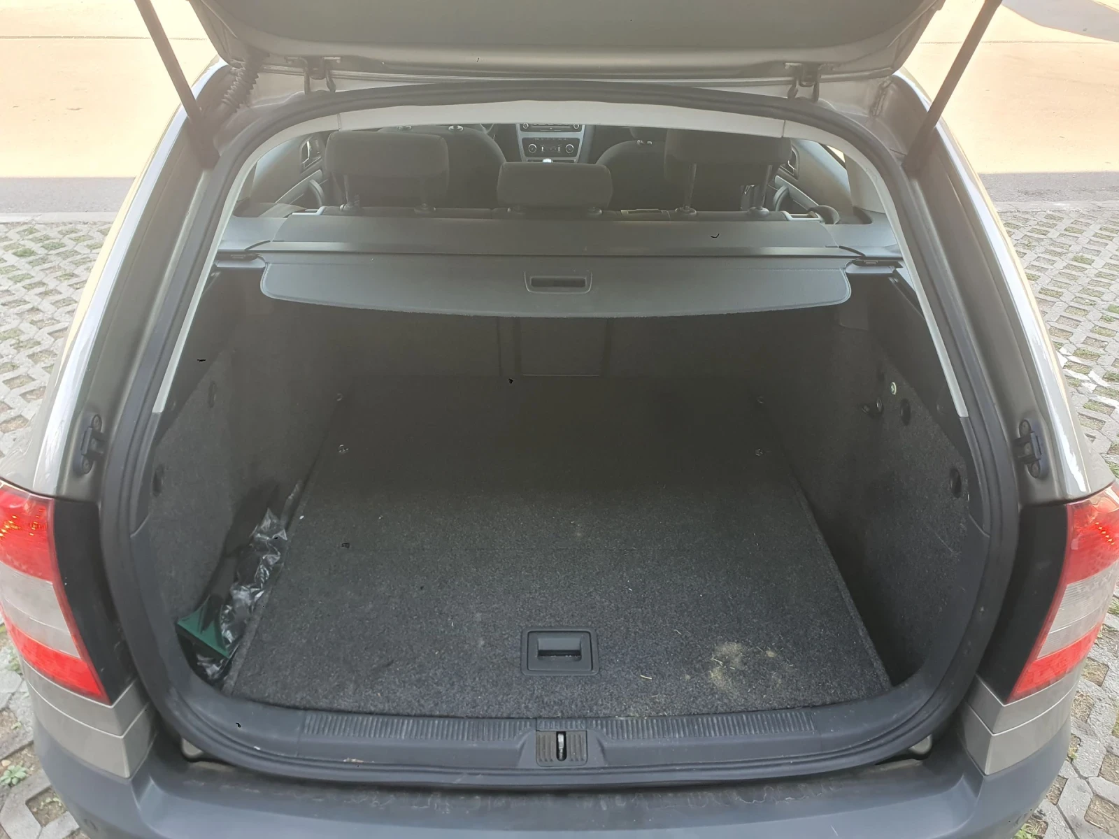 Skoda Octavia Scout 2, 0 tdi 140 hp 4x4 - изображение 9