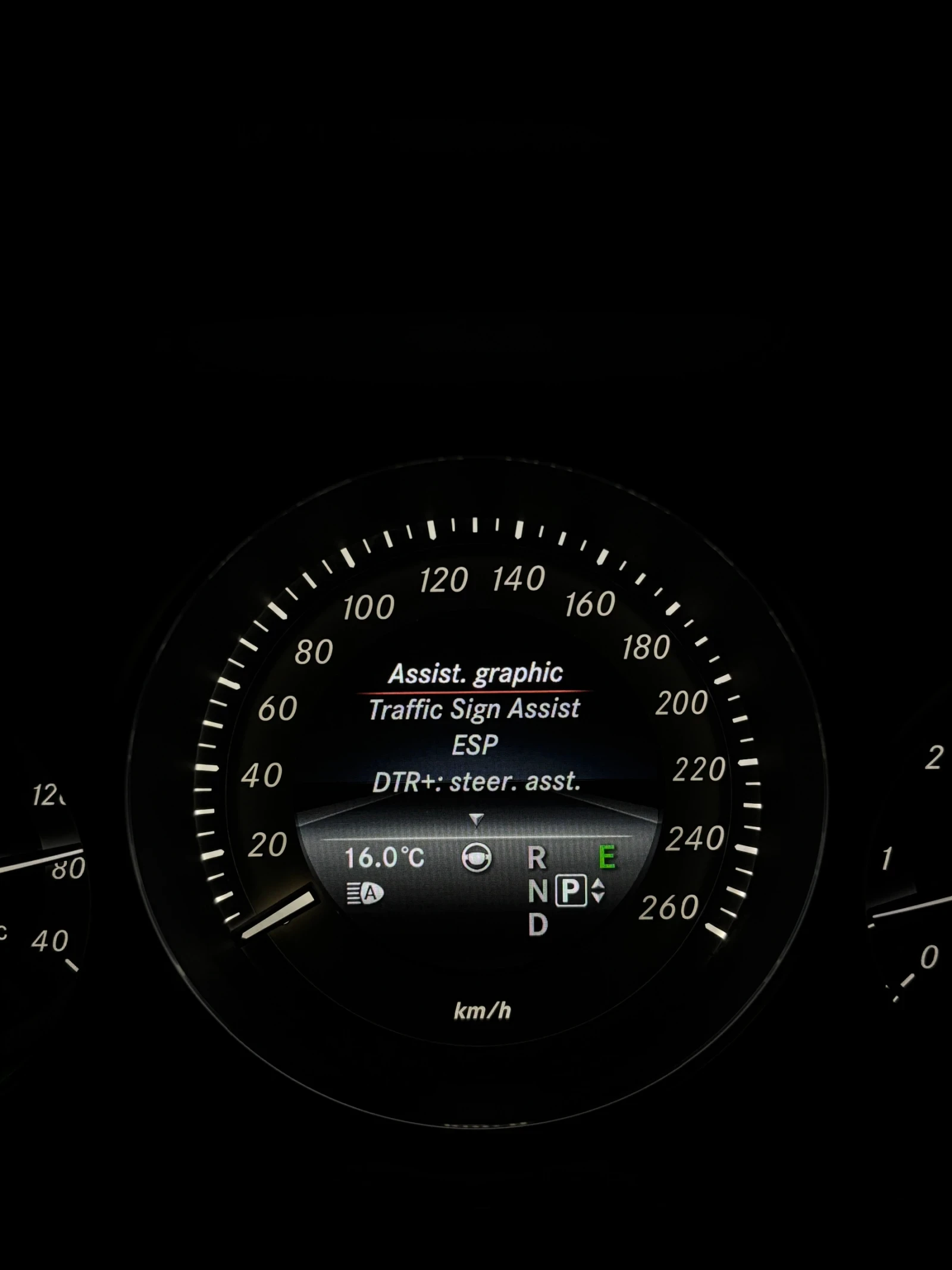 Mercedes-Benz E 350 Keyless/360/Massage/Disstronic, снимка 15 - Автомобили и джипове - 53846717