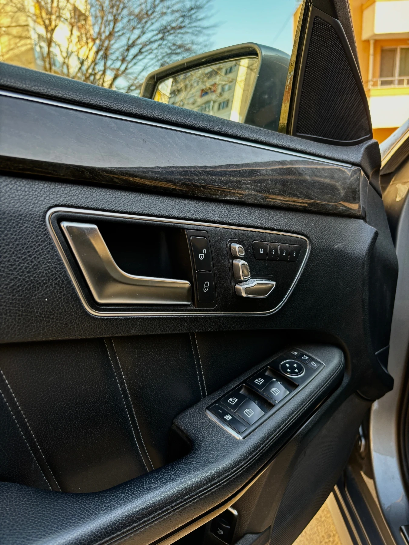 Mercedes-Benz E 350 Keyless/360/Massage/Disstronic, снимка 11 - Автомобили и джипове - 53846717