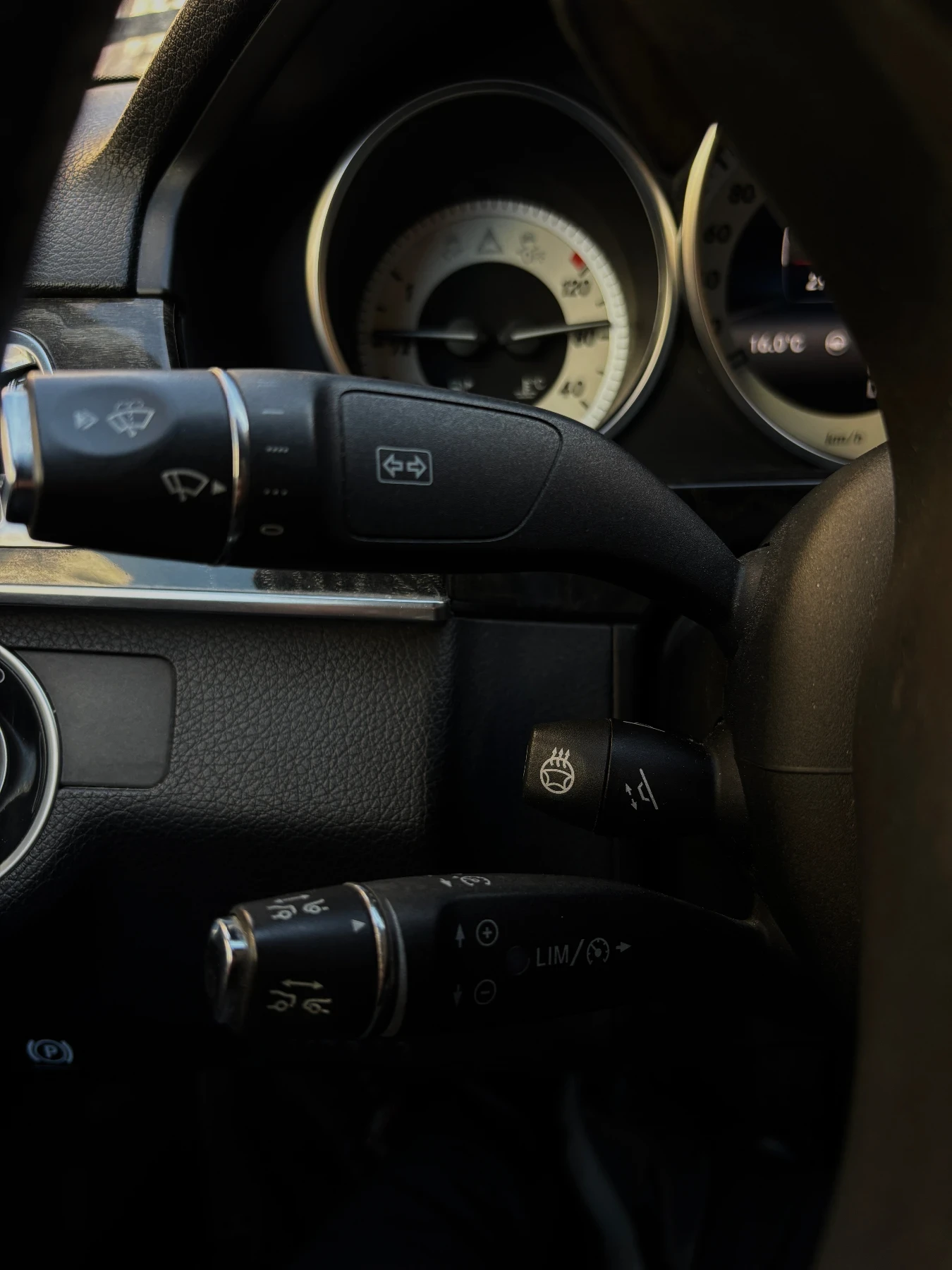 Mercedes-Benz E 350 Keyless/360/Massage/Disstronic, снимка 9 - Автомобили и джипове - 53846717