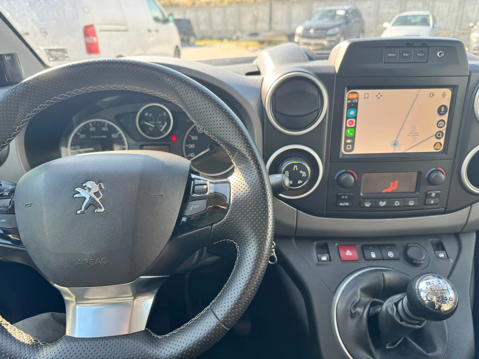 Peugeot Partner 1.6-120/ Navi/Waze/Подгрев/, снимка 15 - Автомобили и джипове - 54152480