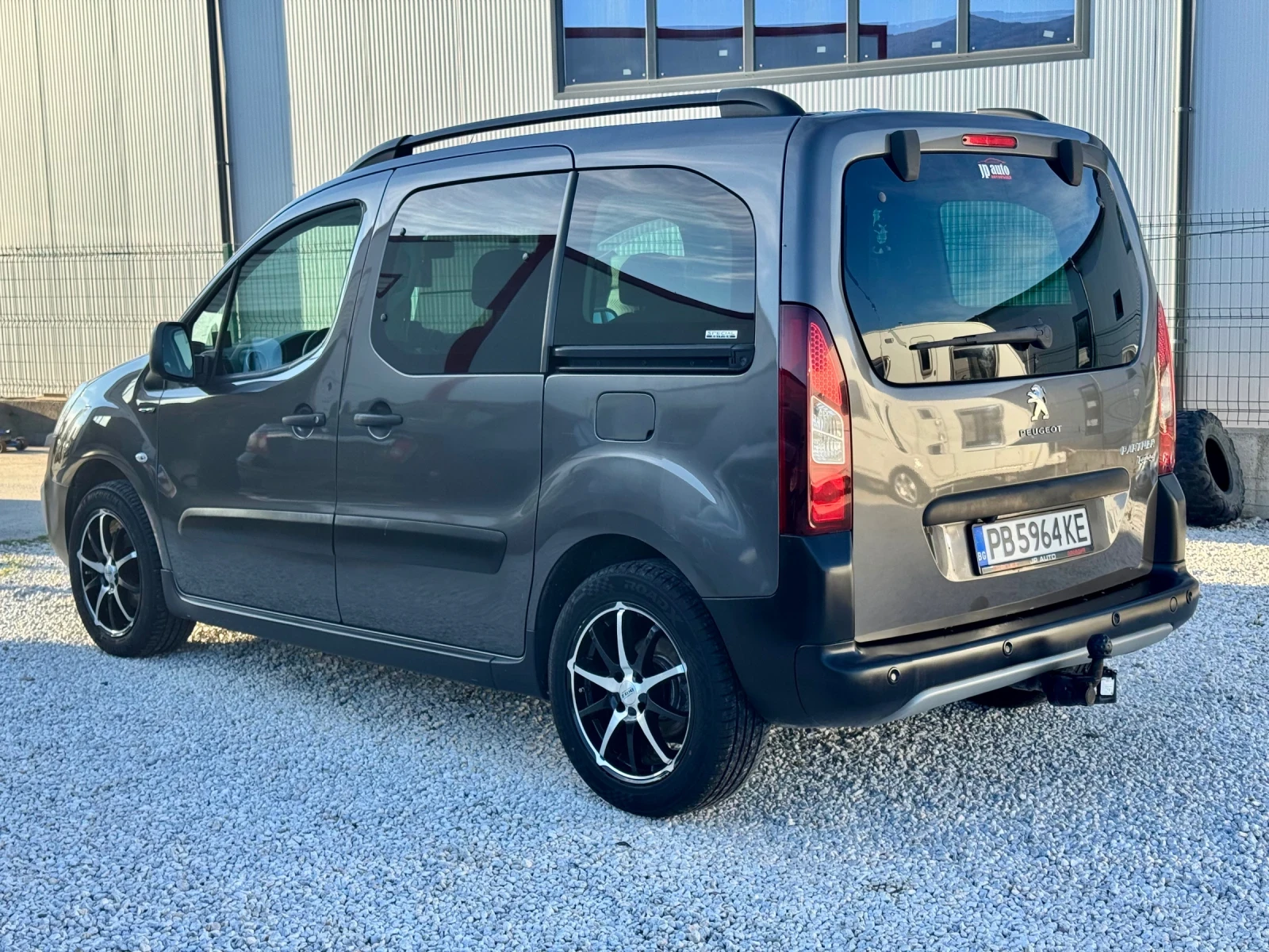 Peugeot Partner 1.6-120/ Navi/Waze/Подгрев/, снимка 5 - Автомобили и джипове - 54152480