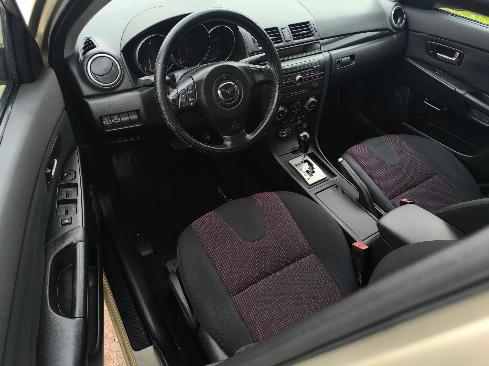 Mazda 3 FACE LIFT-1.6i-105кс-АВТОМАТИК-КЛИМАТРОНИК-, снимка 10 - Автомобили и джипове - 54270747