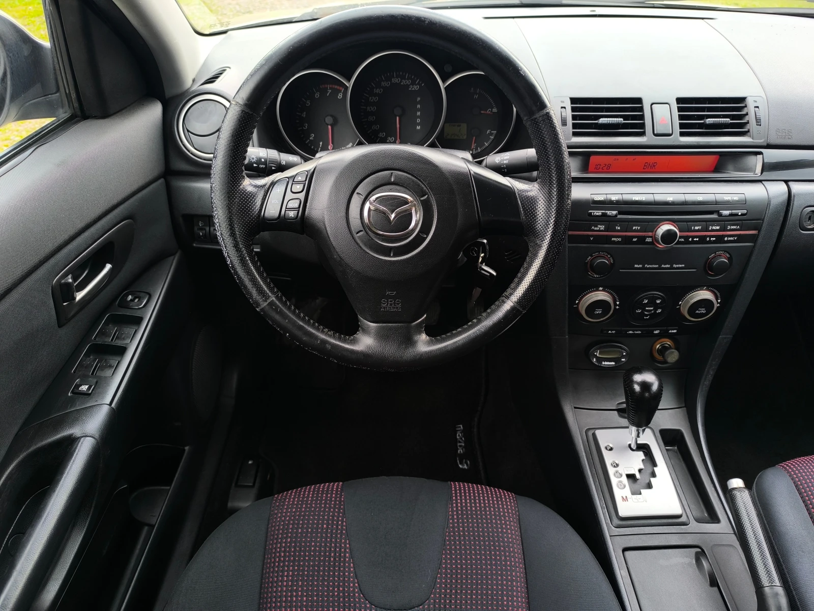 Mazda 3 FACE LIFT-1.6i-105кс-АВТОМАТИК-КЛИМАТРОНИК-, снимка 11 - Автомобили и джипове - 54270747