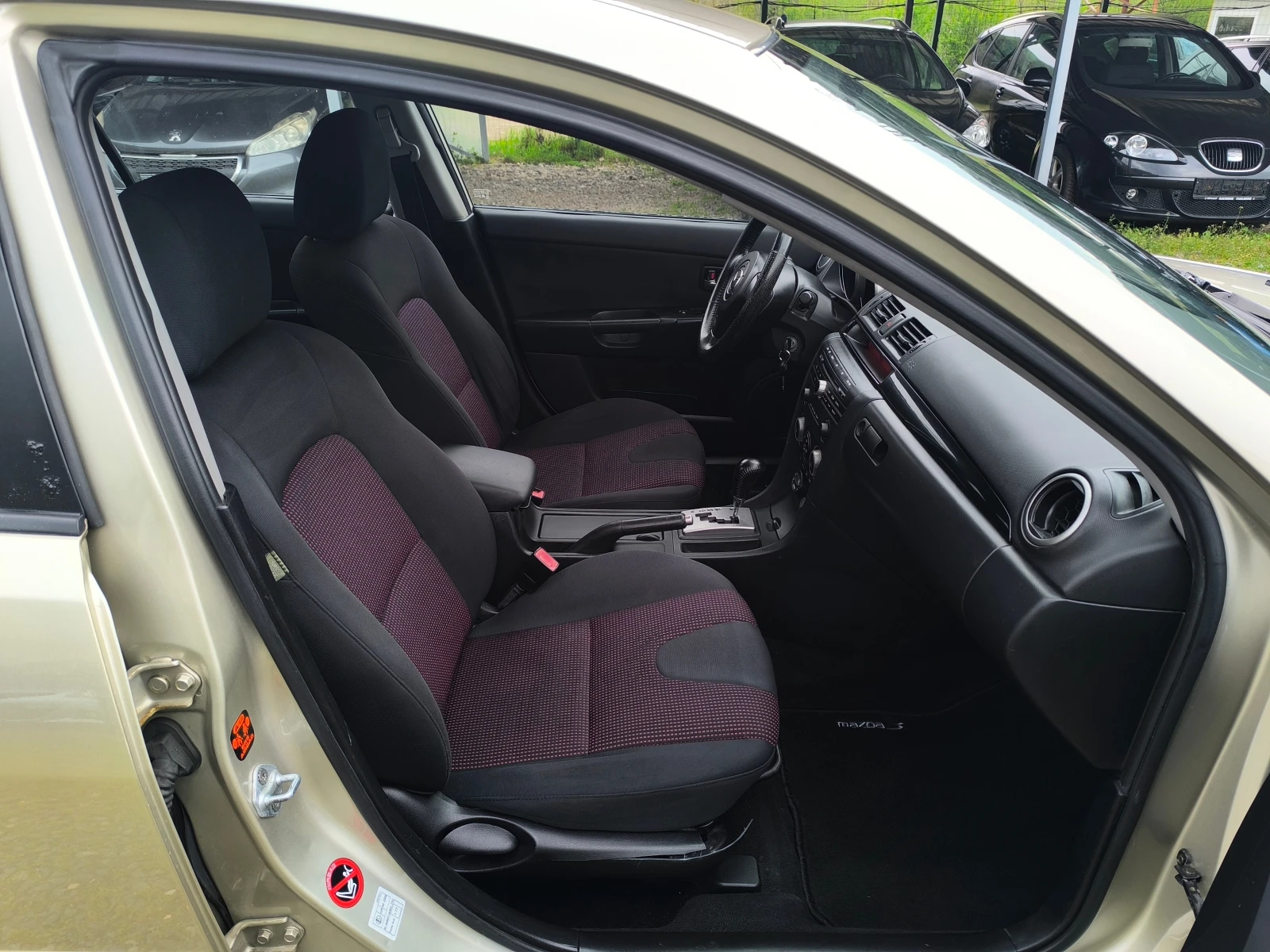 Mazda 3 FACE LIFT-1.6i-105кс-АВТОМАТИК-КЛИМАТРОНИК-, снимка 15 - Автомобили и джипове - 54270747