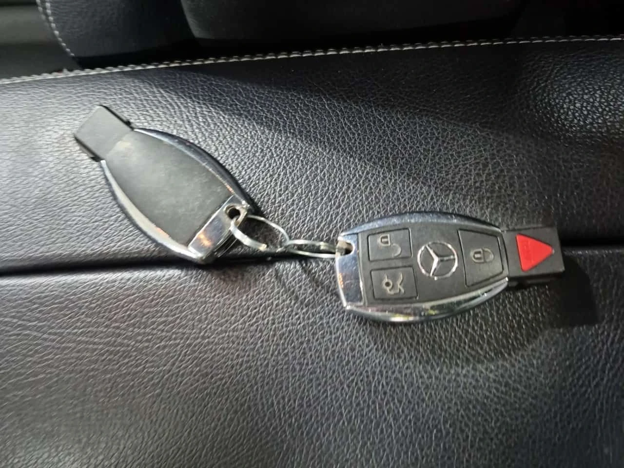 Mercedes-Benz C 300 AMG/CARFAX/Панорама/Подгрев/Памет/, снимка 8 - Автомобили и джипове - 54416807