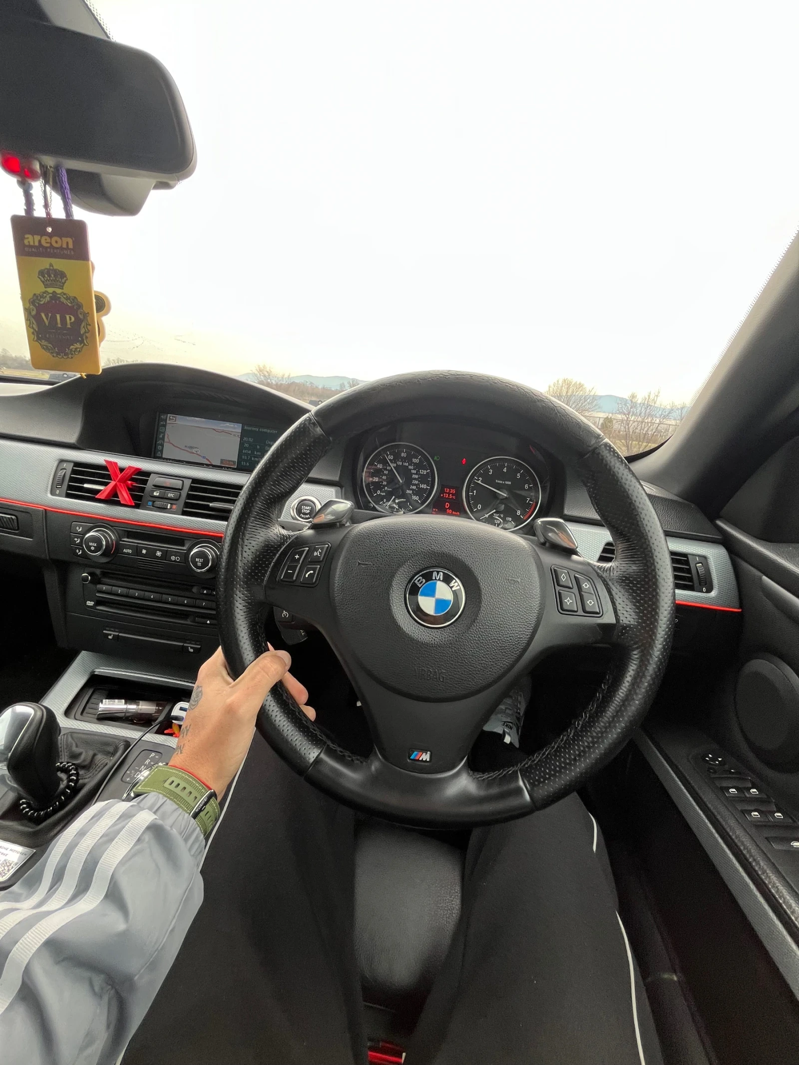 BMW 330, снимка 3 - Автомобили и джипове - 54445630