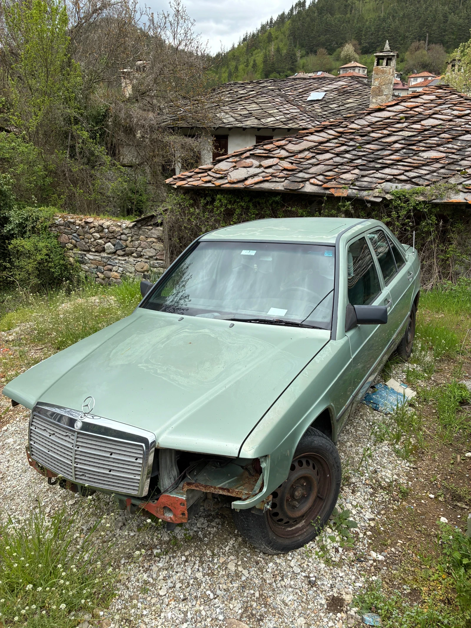 Mercedes-Benz 190 Продава се цял, за части. , снимка 2 - Автомобили и джипове - 54482550