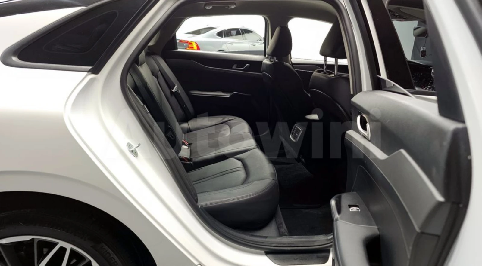 Kia K5 LPI, снимка 11 - Автомобили и джипове - 54581656