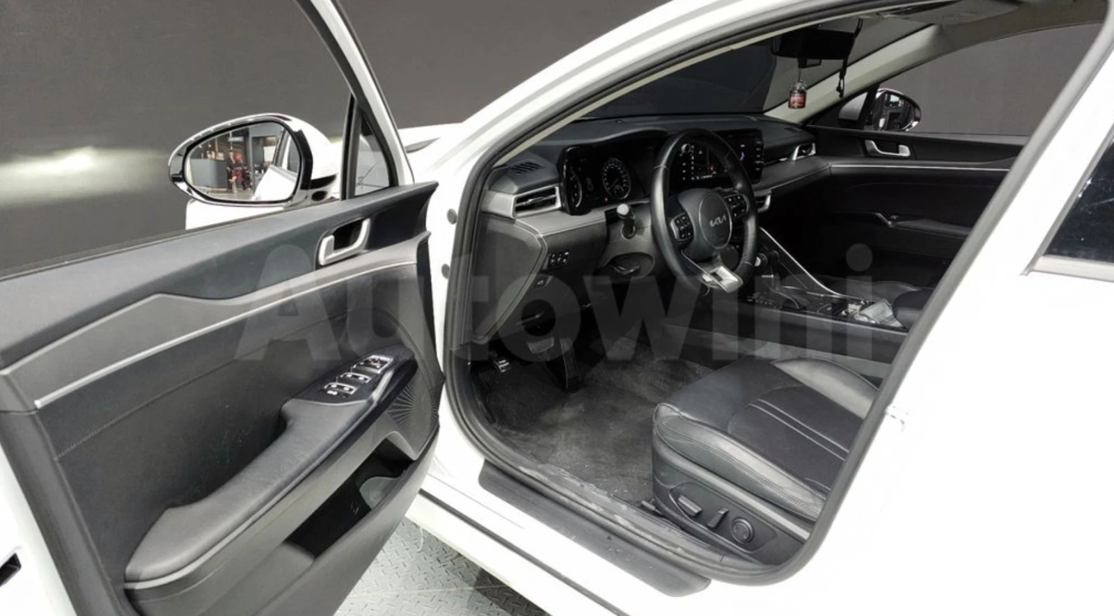 Kia K5 LPI, снимка 10 - Автомобили и джипове - 54581656