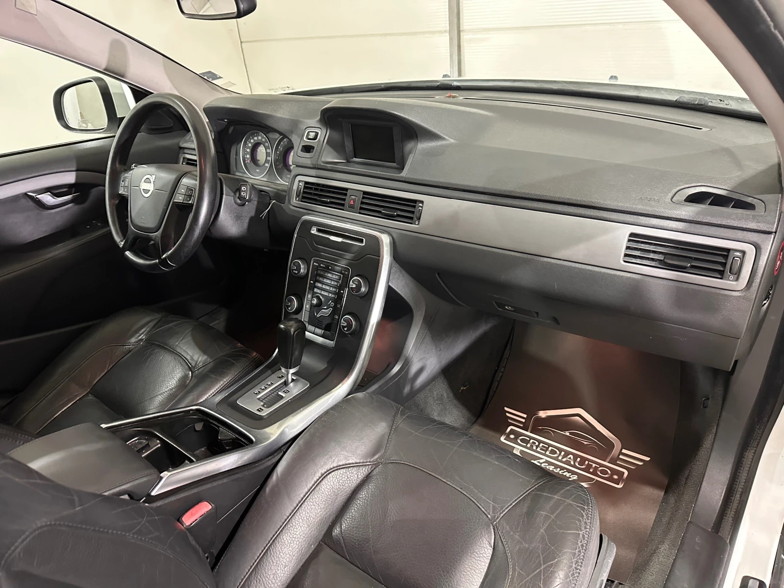 Volvo V70 AUTO* Метан* , снимка 9 - Автомобили и джипове - 54603815