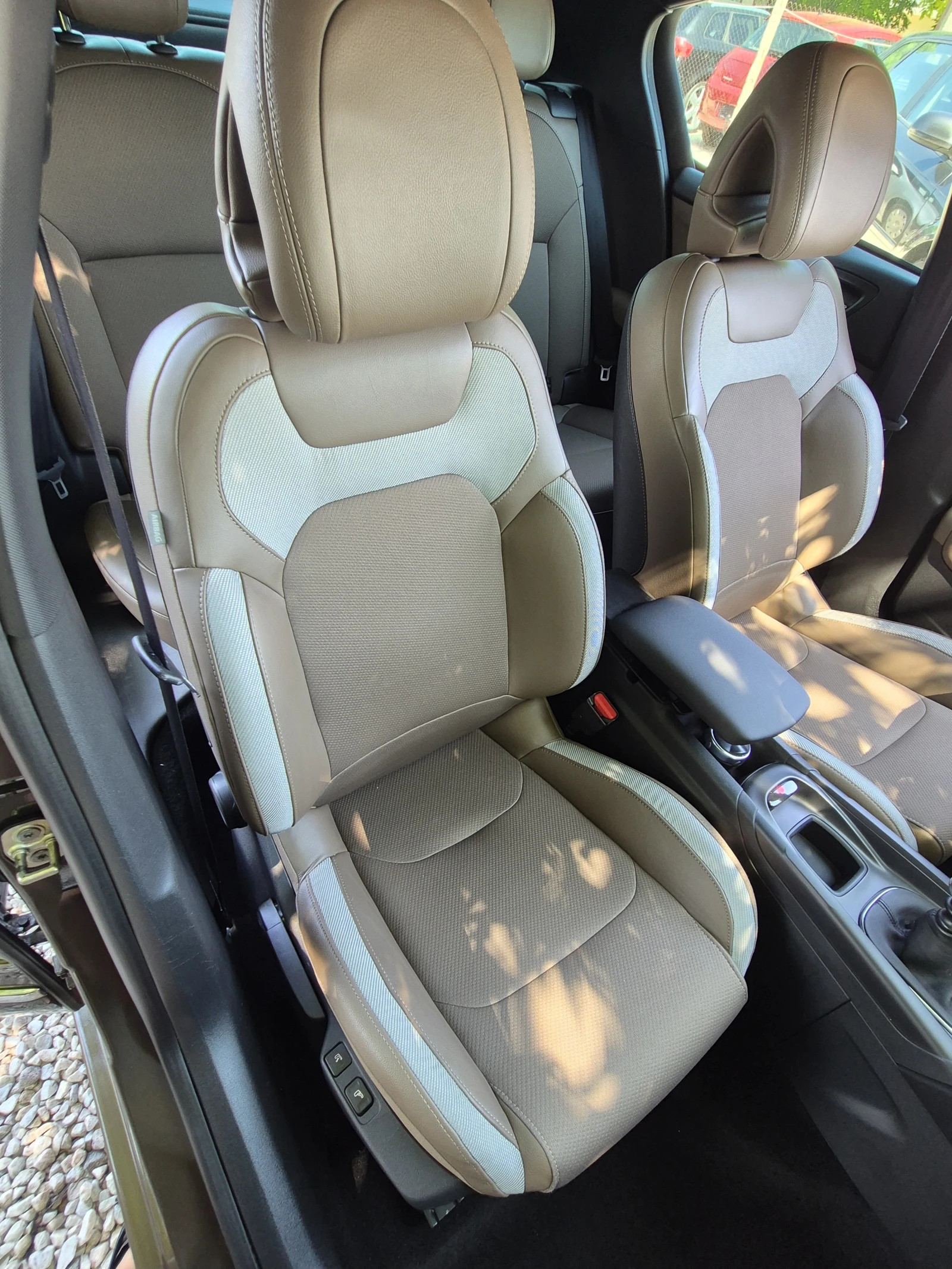 Citroen DS4 * КАЖА* НАВИ* МАСАЖ* 6ск.* НОВА* , снимка 16 - Автомобили и джипове - 54675623