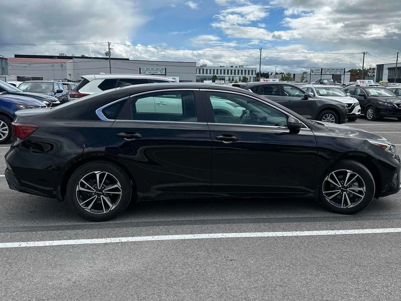 Kia Forte * IVT * CARFAX * БЕЗ ПЪРВОНАЧАЛНА ВНОСКА, снимка 3 - Автомобили и джипове - 54864577