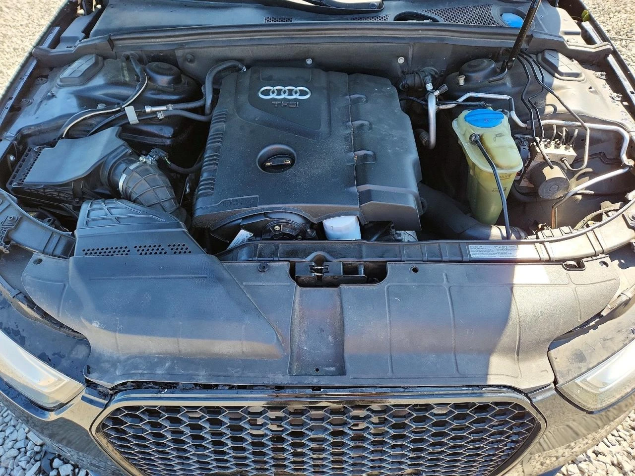 Audi A4 Premium Plus, снимка 2 - Автомобили и джипове - 55340777
