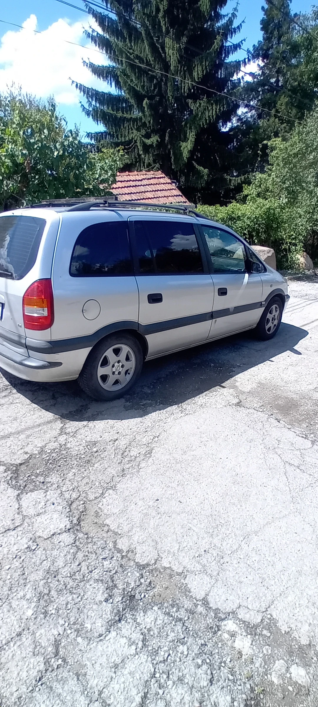 Opel Zafira 1.6 benzin, снимка 2 - Автомобили и джипове - 55416953