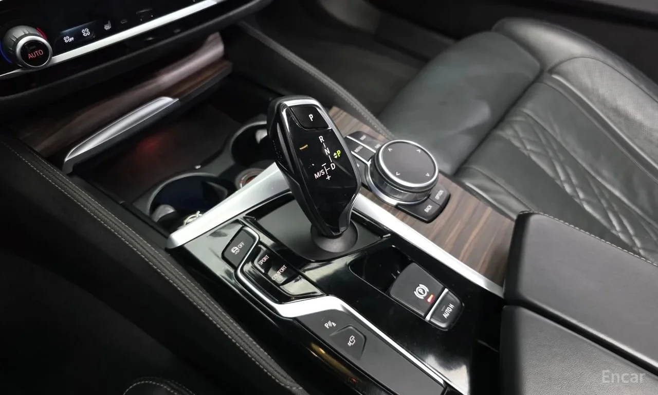 BMW 530 / ДИСТРОНИК / ОБДУХВАНЕ / 360 / ХЕД-ЪП, снимка 9 - Автомобили и джипове - 56118401