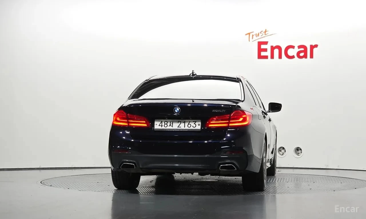 BMW 530 / ДИСТРОНИК / ОБДУХВАНЕ / 360 / ХЕД-ЪП, снимка 4 - Автомобили и джипове - 56118401