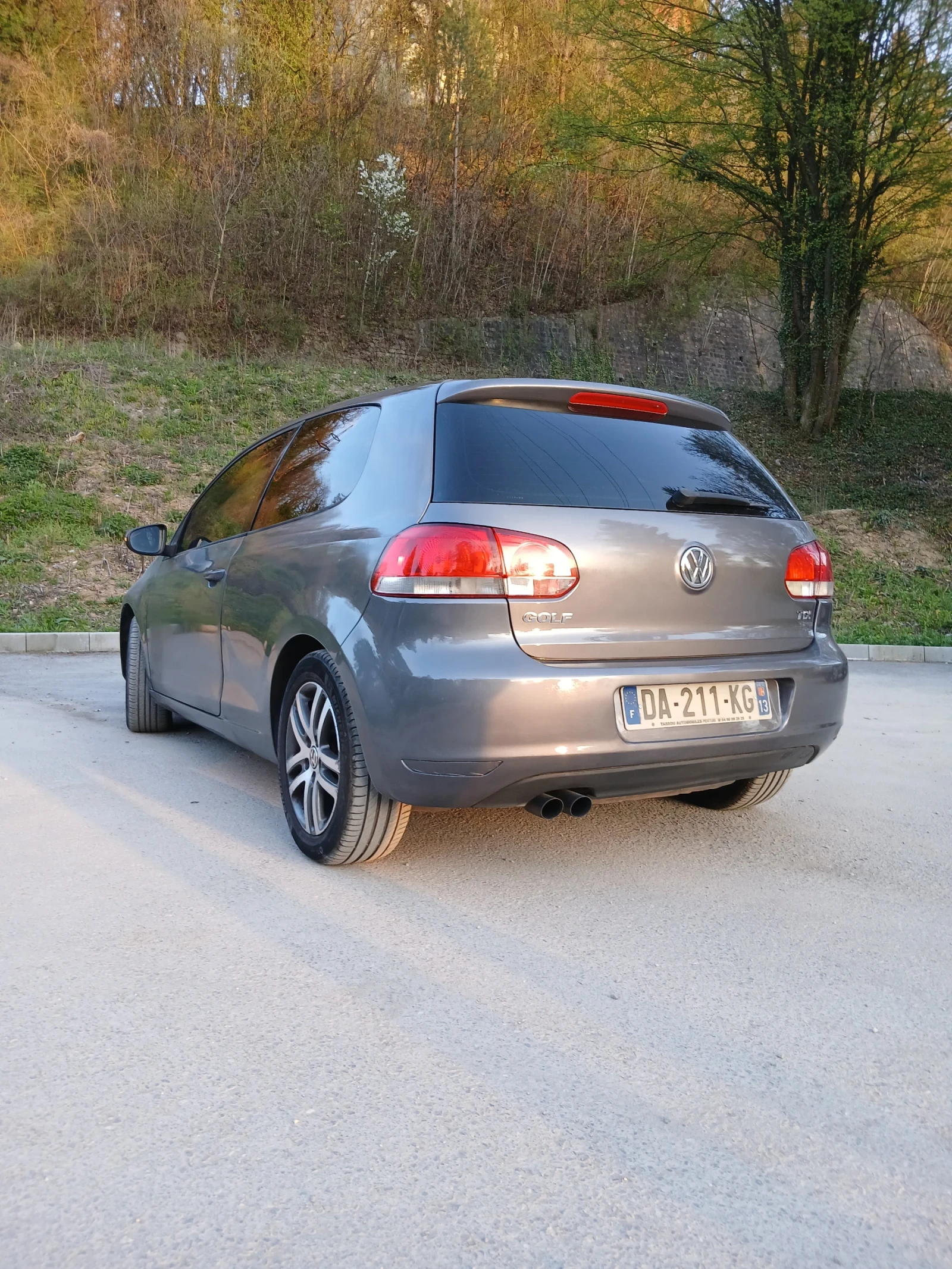 VW Golf 2.0TDI, снимка 2 - Автомобили и джипове - 56414213