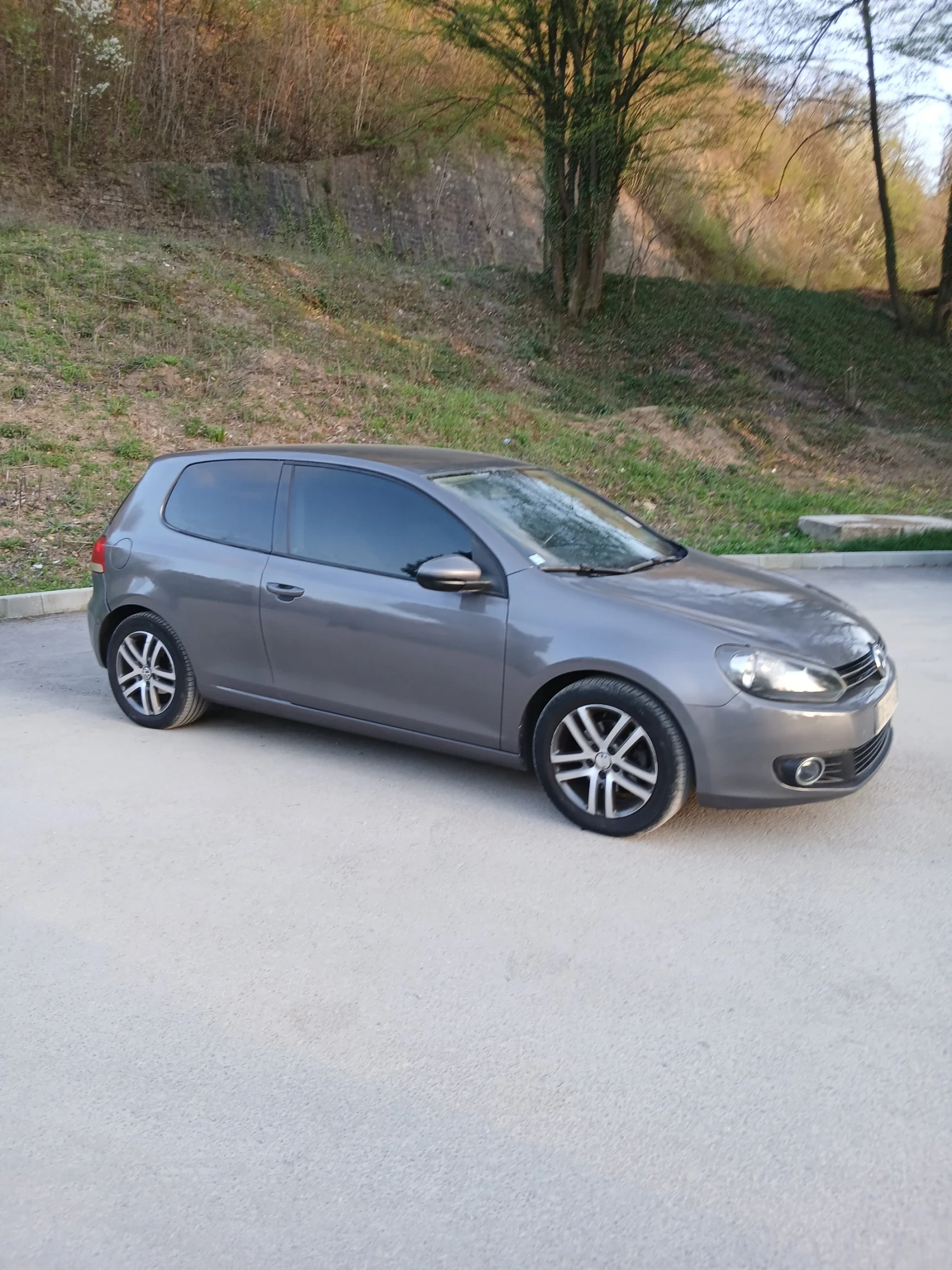 VW Golf 2.0TDI, снимка 5 - Автомобили и джипове - 56414213