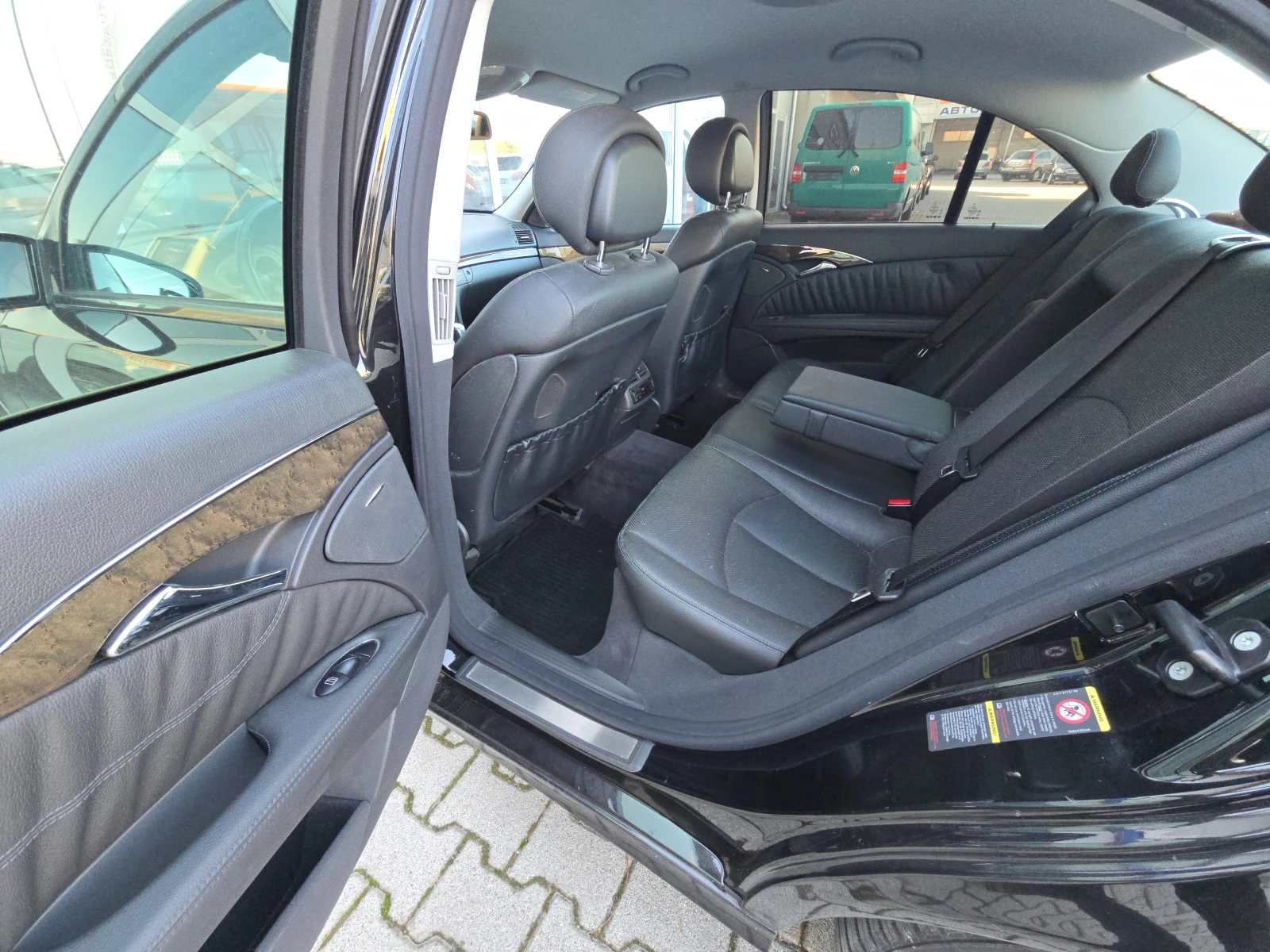 Mercedes-Benz E 280, снимка 12 - Автомобили и джипове - 56617823