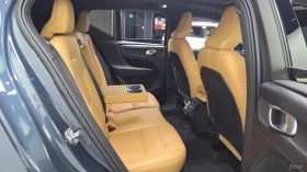 Volvo XC40 * B4* LED* ПАНО* 360* KEYLESS* Camera* ПОДГРЕВ* , снимка 11