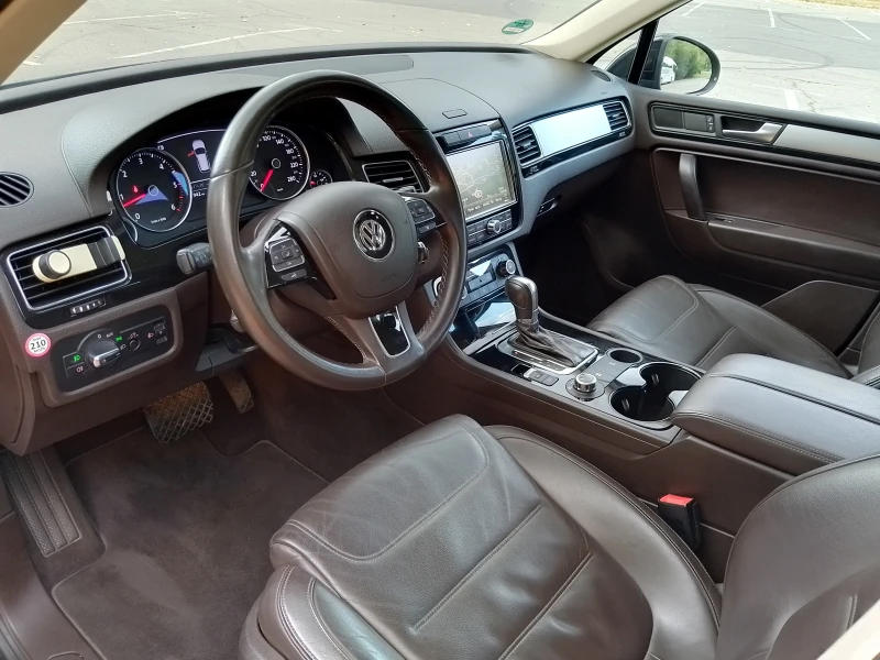 VW Touareg 3.0TDI UNIKAT, снимка 16 - Автомобили и джипове - 47649344