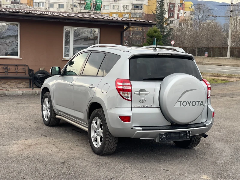 Toyota Rav4 2.2D-4D 4x4, снимка 3 - Автомобили и джипове - 48596575