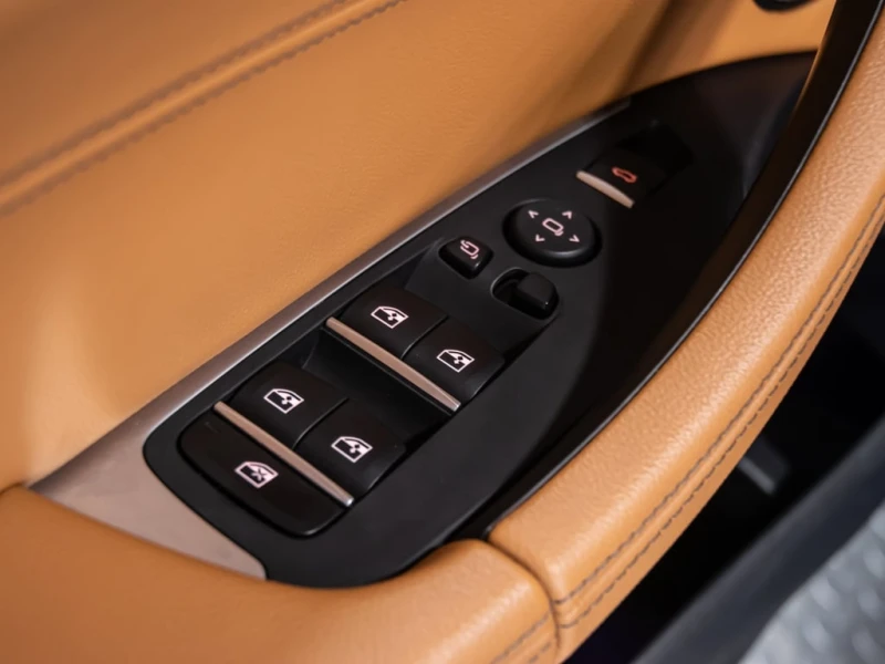 BMW X3 * xDrive30i HEADS UP BLIND SPOTS NAVI REAR CAMERA , снимка 14 - Автомобили и джипове - 53000944