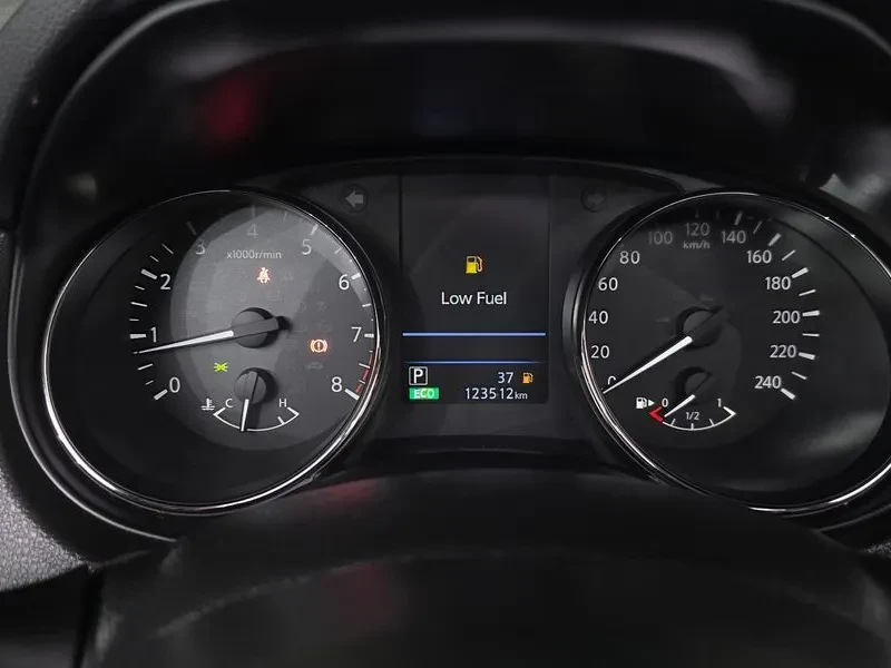 Nissan X-trail 2.5 Бензин 4x4, снимка 5 - Автомобили и джипове - 55783501