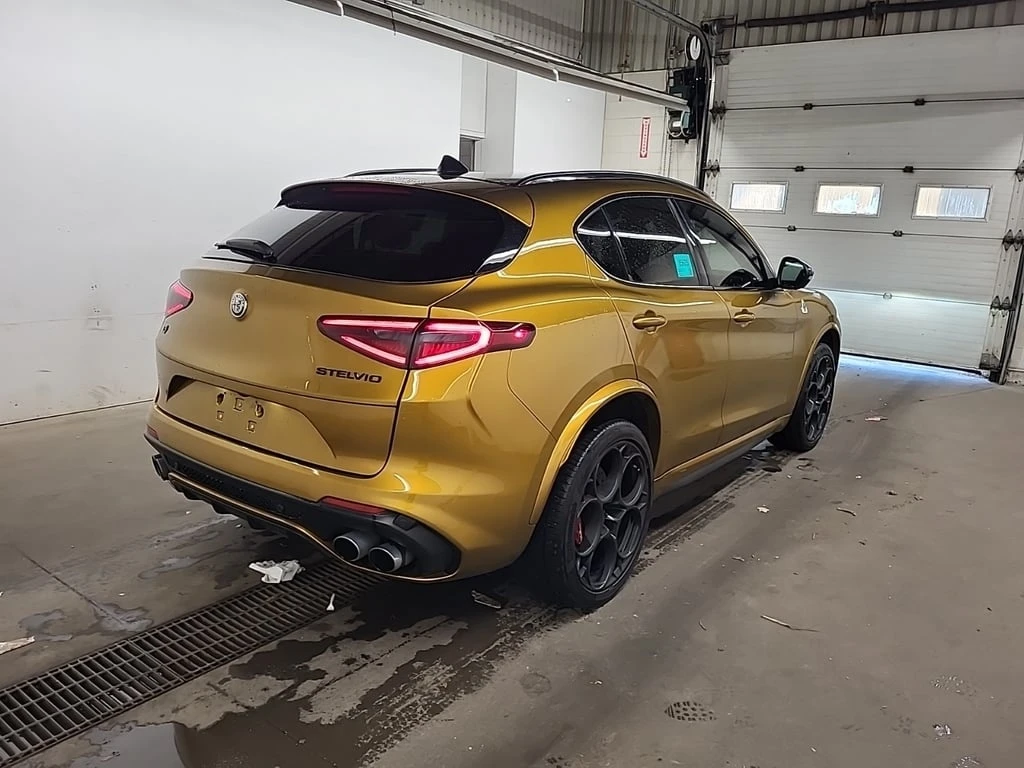 Alfa Romeo Stelvio * QUADRIFOGLIO * CARFAX * БЕЗ ПЪРВОНАЧАЛНА ВНОСКА - изображение 3