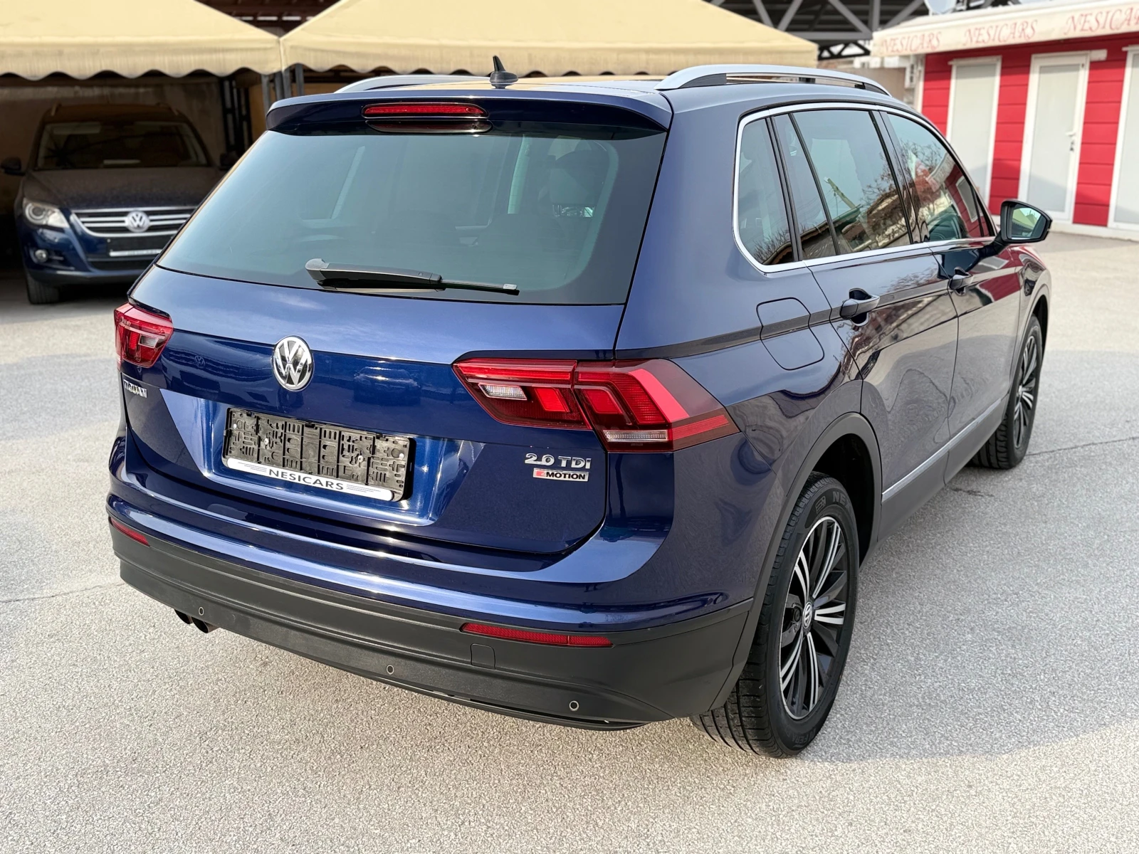 VW Tiguan 2.0TDI 4-MOTION DSG !!! 100% РЕАЛНИ КИЛОМЕТРИ !!!!, снимка 5 - Автомобили и джипове - 53915802