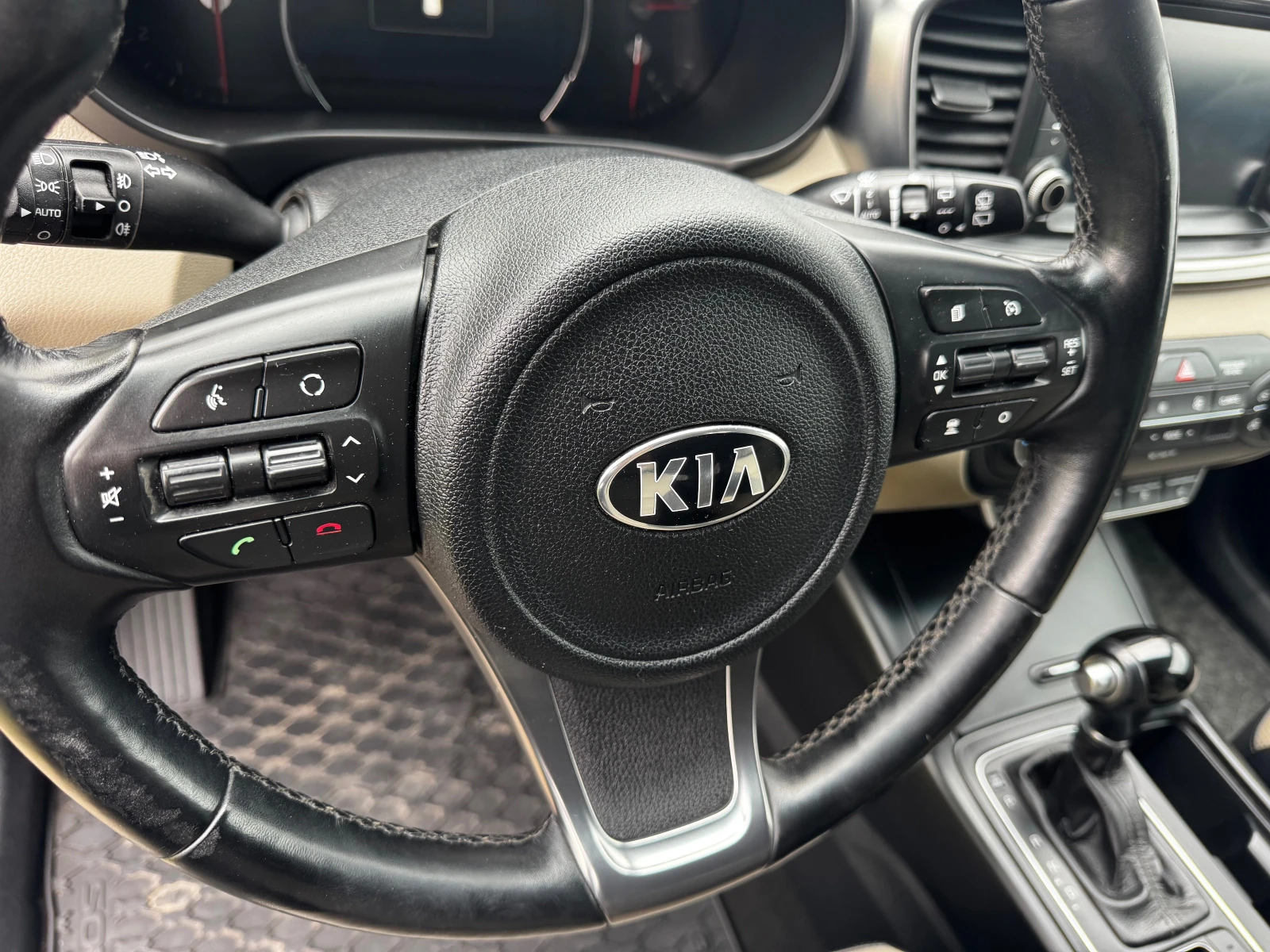 Kia Sorento 2.2CRDI-197* AWD* FULL FULL* NOV VNOS, снимка 8 - Автомобили и джипове - 54359355