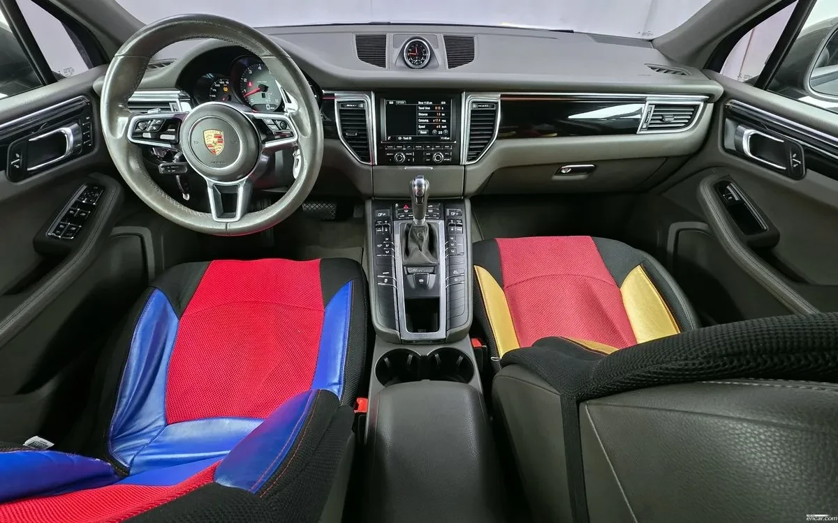 Porsche Macan 3.0L V6| ALCANTARA| КАМЕРА| ПОДГРЕВ| , снимка 5 - Автомобили и джипове - 54454730