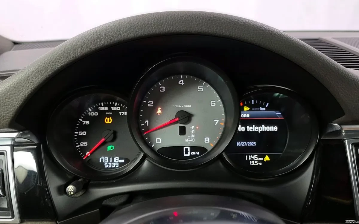 Porsche Macan 3.0L V6| ALCANTARA| КАМЕРА| ПОДГРЕВ| , снимка 6 - Автомобили и джипове - 54454730