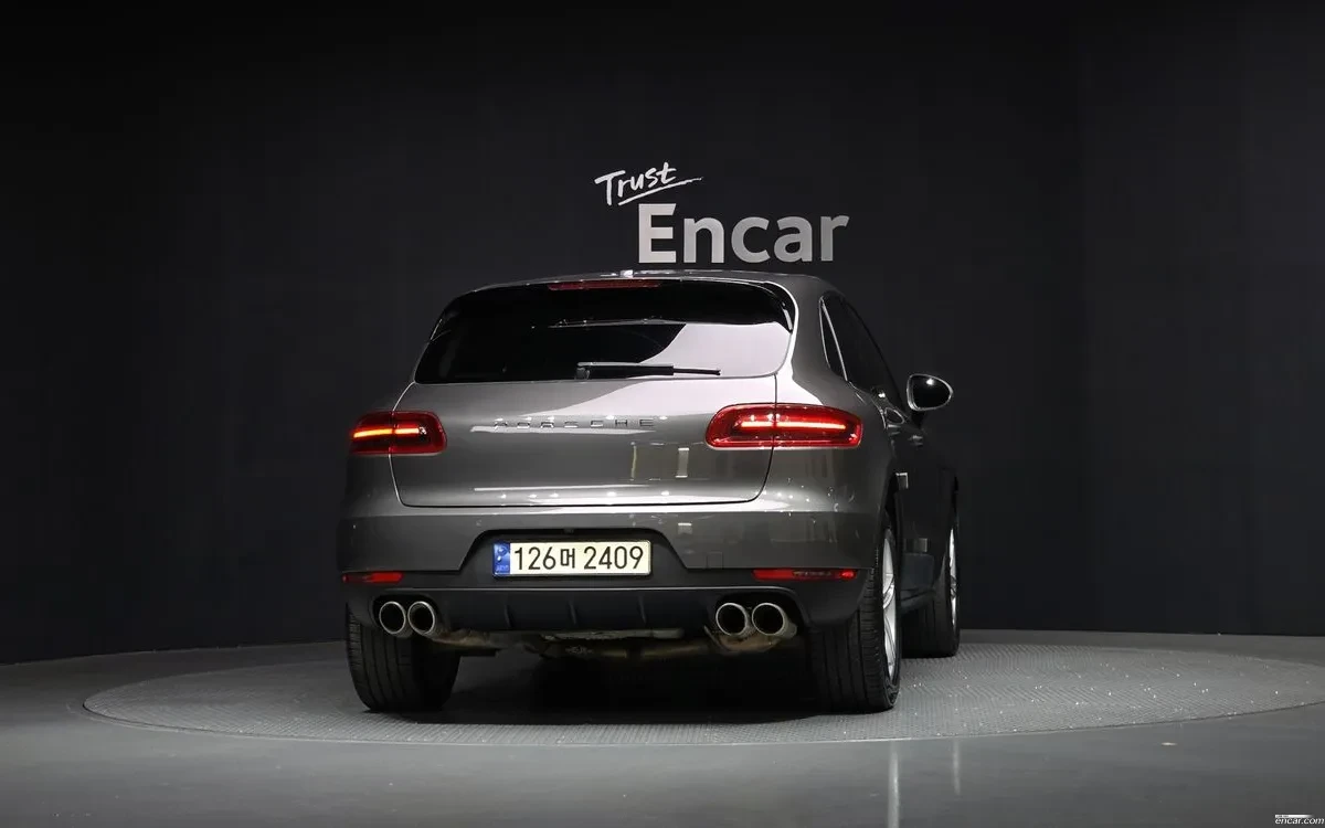 Porsche Macan 3.0L V6| ALCANTARA| КАМЕРА| ПОДГРЕВ| , снимка 4 - Автомобили и джипове - 54454730