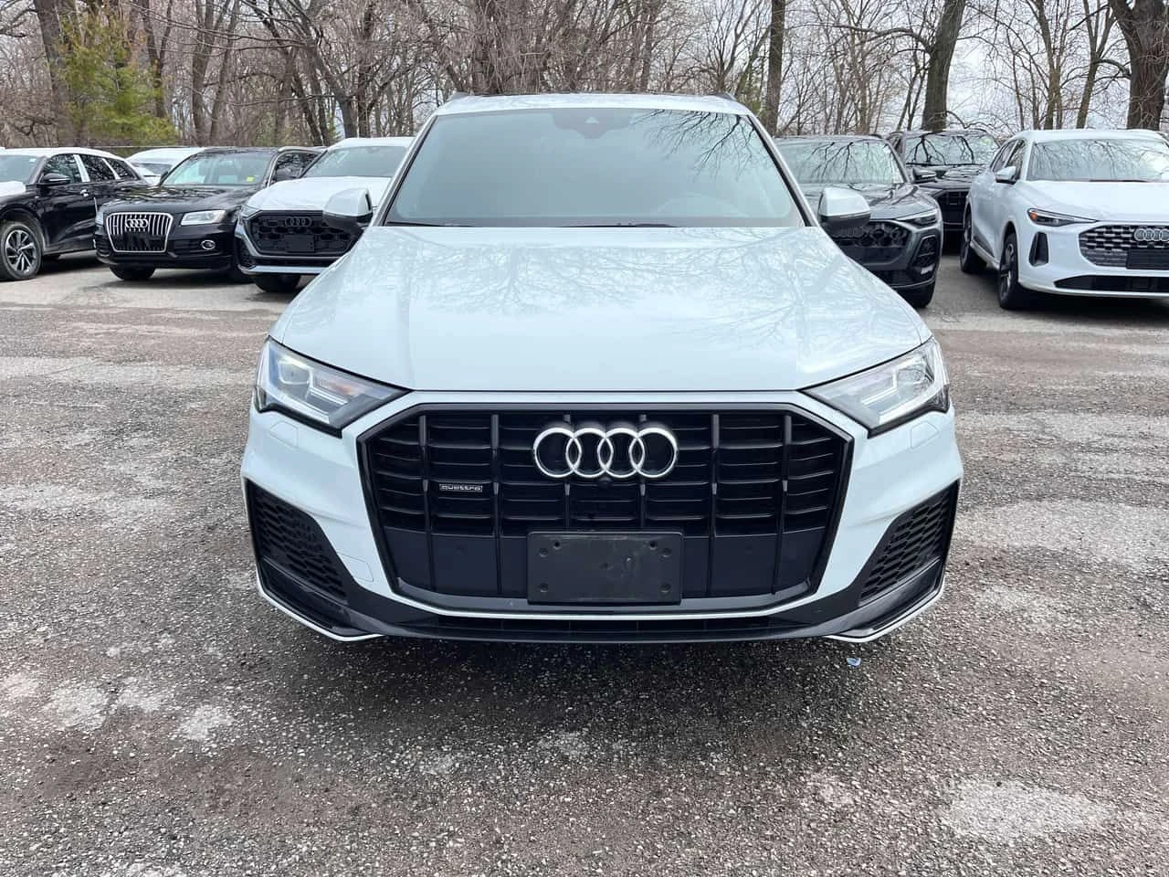 Audi Q7 * KOMFORT * КЛИП НА МОТОРА * ОТ ПРЕДСТАВИТЕЛСТВО, снимка 2 - Автомобили и джипове - 54723726