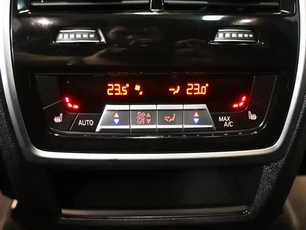 BMW X5 xDrive40i AWD | Navi | HiFi | Collision Assist | C, снимка 12 - Автомобили и джипове - 55154288