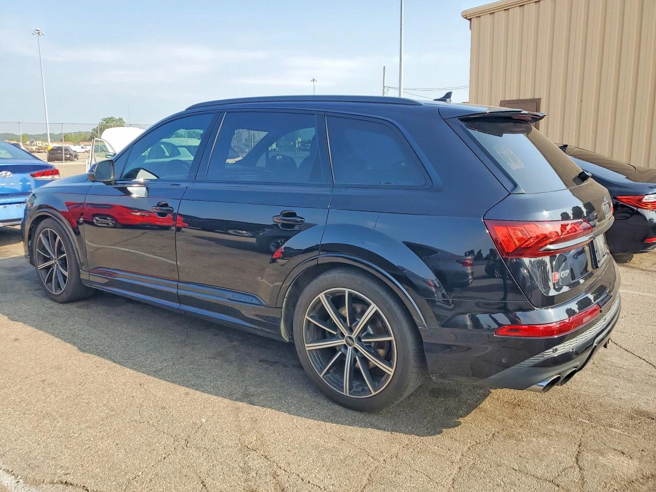 Audi SQ7 PRESTIGE* B&O* PANO* DISTRONIC* HEADUP* FULL, снимка 4 - Автомобили и джипове - 55544984