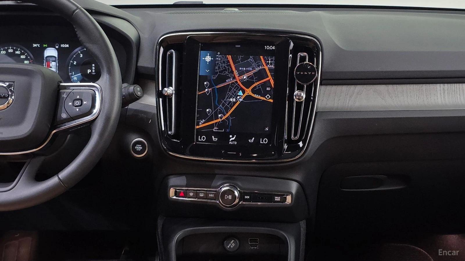 Volvo XC40 * B4* LED* ПАНО* 360* KEYLESS* Camera* ПОДГРЕВ* , снимка 13 - Автомобили и джипове - 55585667