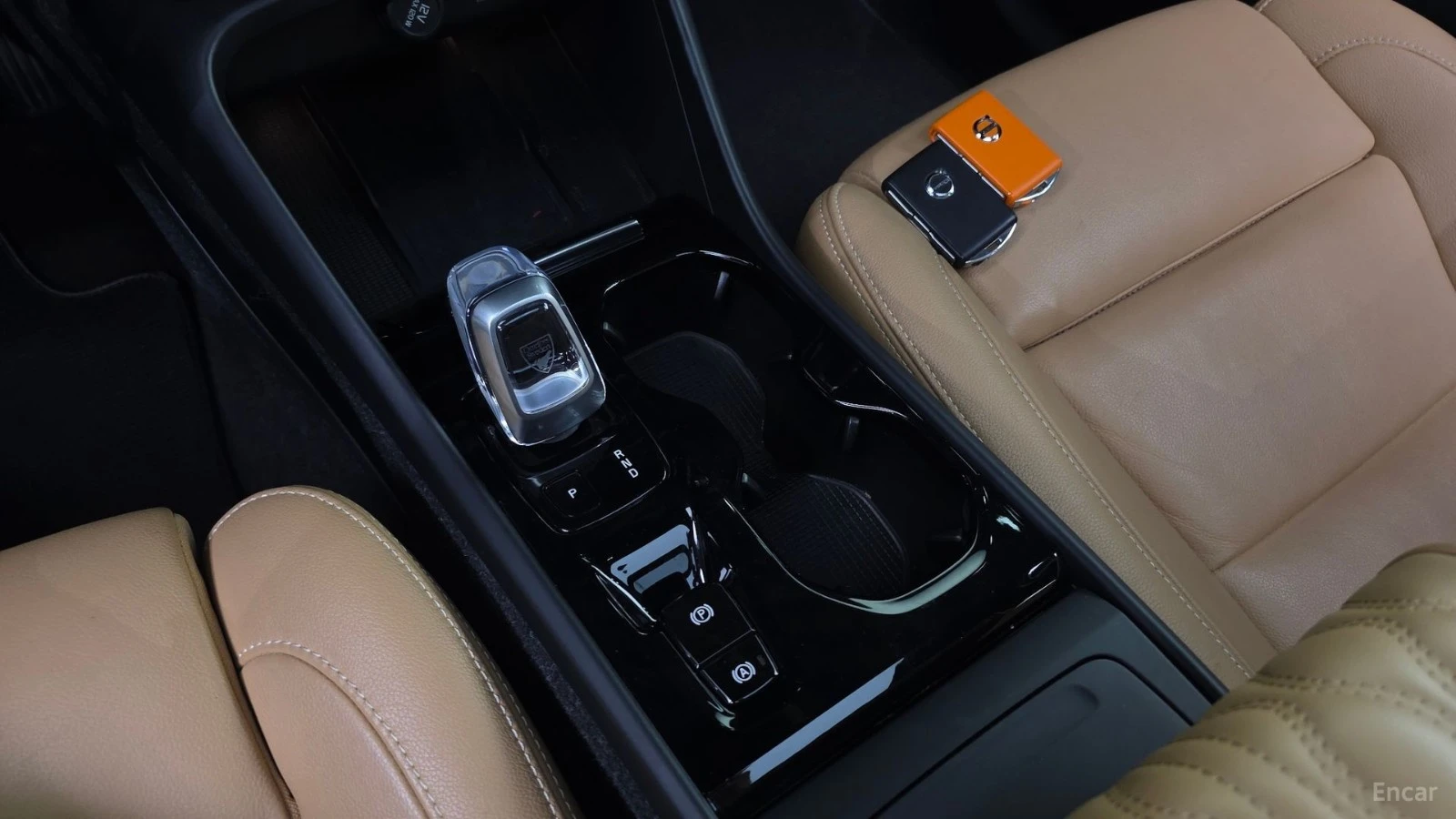 Volvo XC40 * B4* LED* ПАНО* 360* KEYLESS* Camera* ПОДГРЕВ* , снимка 8 - Автомобили и джипове - 55585667