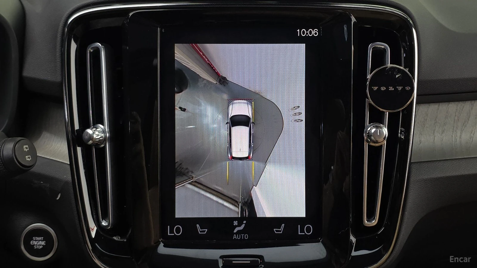 Volvo XC40 * B4* LED* ПАНО* 360* KEYLESS* Camera* ПОДГРЕВ* , снимка 14 - Автомобили и джипове - 55585667