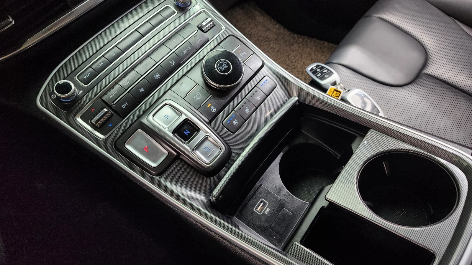 Hyundai Santa fe Diesel 2.2 2WD Premium autogeorge.com, снимка 13 - Автомобили и джипове - 56127200