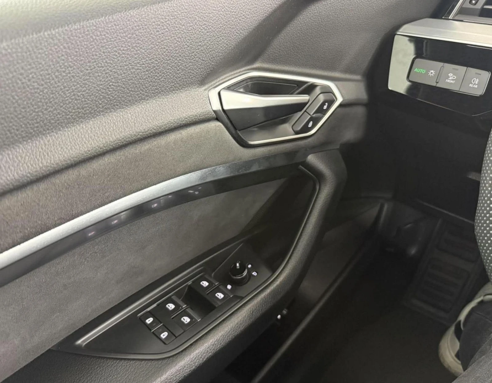 Audi Q8 e-tron 50 Quattro.S-line.95Kwh, снимка 10 - Автомобили и джипове - 56240799