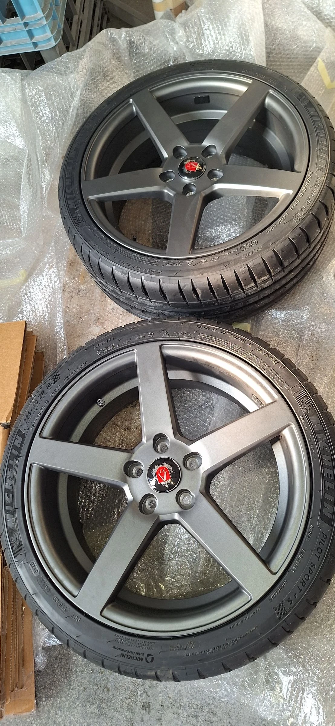 Гуми с джанти Michelin 225/40R18