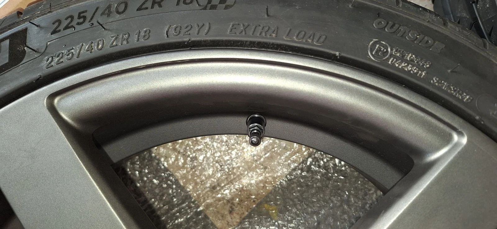 Гуми с джанти Michelin 225/40R18, снимка 4 - Гуми и джанти - 54163055