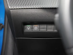 Peugeot 208 e-GT-LINE/136HP/CAM/AHK/H.PUMP/NAVI/LED/CPLAY/315q, снимка 12
