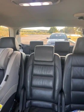 VW Touran 2.0 170коня R Line EDiTiON, снимка 11