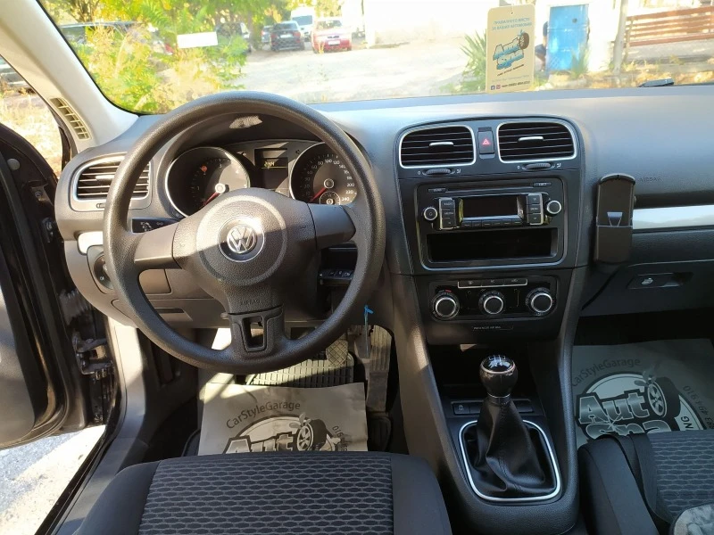 VW Golf 1.6, снимка 12 - Автомобили и джипове - 46788626