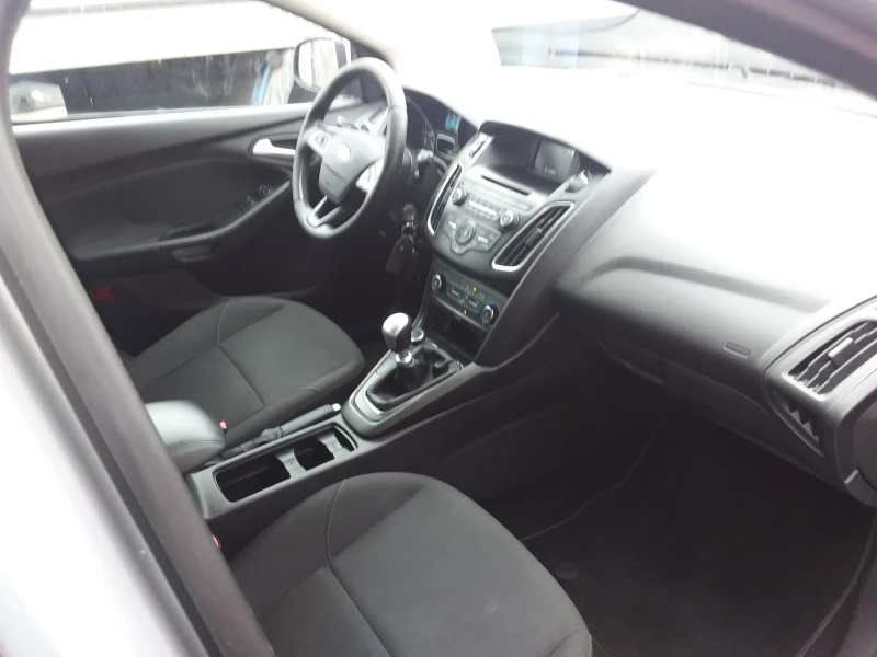 Ford Focus 1.5, снимка 8 - Автомобили и джипове - 48594967